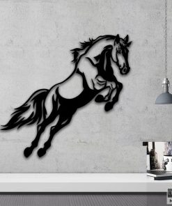 Wandkunst aus Metall mit Pferden